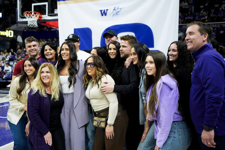 Kelsey Plum headed to Los Angeles and Jewell Loyd to Las Vegas in blockbuster 3-way deal: AP source